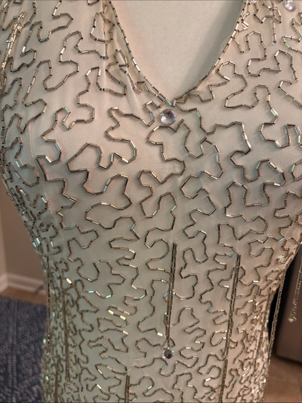 Vintage White Silk Beaded Halter Cocktail Dress Size 6 - Picture 14 of 15